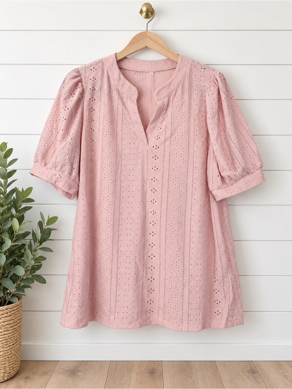 🌸 DOKOTOO Pink Eyelet Cutout Puff Sleeve Blouse Size Large